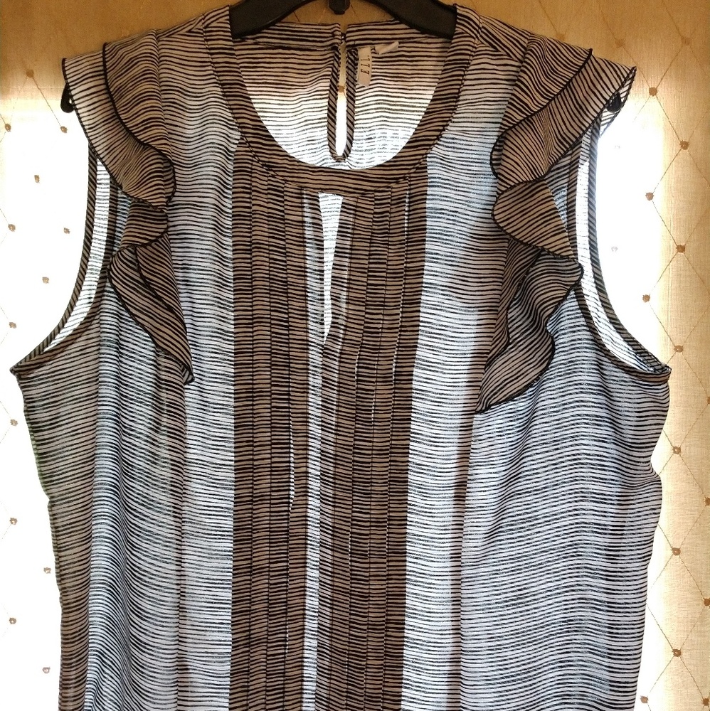 Women's XL sleeveless blouse